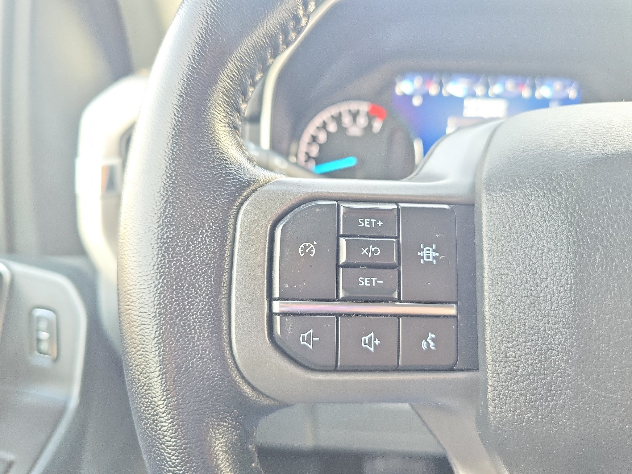 Used 2022 Ford F150 XLT w/ Equipment Group 302A High AWD/4WD image 25