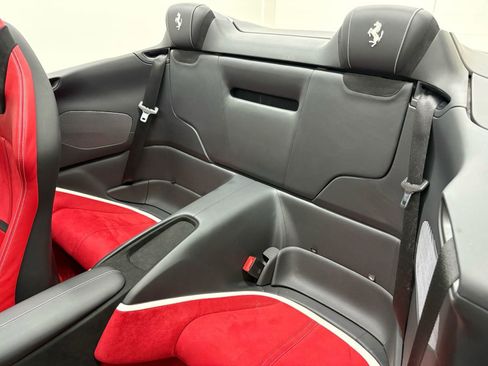 Used 2025 Ferrari Roma Spider image 15