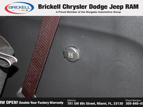 New 2025 Chrysler Pacifica Select image 16