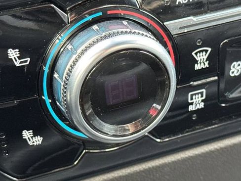 Used 2024 GMC Sierra 1500 SLT image 29