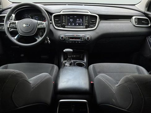 Used 2019 Kia Sorento FWD V6 image 17