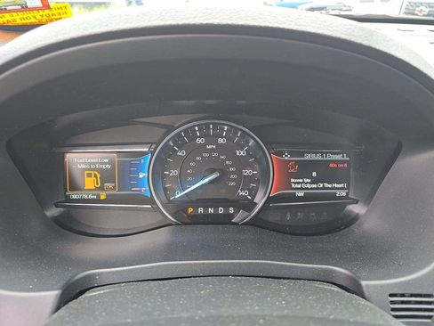 Used 2018 Ford Explorer XLT w/ Equipment Group 202A AWD/4WD image 8