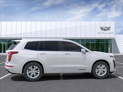 New 2025 Cadillac XT6 Luxury image 5