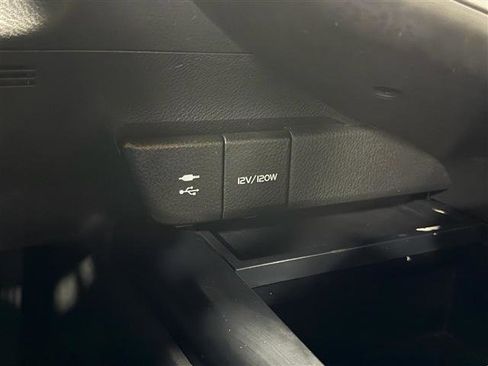 Used 2019 Toyota Camry SE w/ Carpet Mat Package FWD image 35