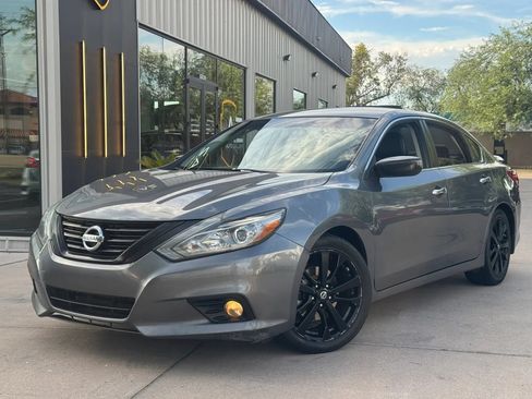 Used 2018 Nissan Altima 2.5 SR w/ SR Midnight Edition FWD image 1