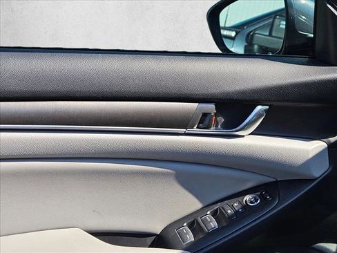 Used 2019 Honda Accord LX image 25