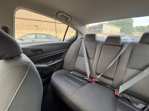 Used 2025 Nissan Altima 2.5 SV FWD image 40