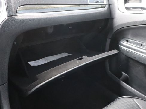 Used 2016 Chrysler 300 C image 36