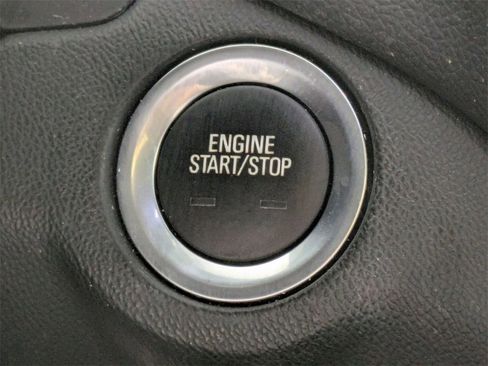 Used 2021 Chevrolet Equinox LT image 16