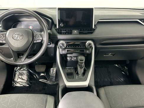 Used 2025 Toyota RAV4 XLE FWD image 18
