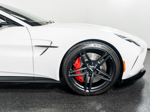 Used 2025 Aston Martin V8 Vantage Coupe image 5