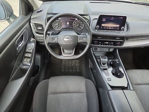 Certified 2025 Nissan Rogue SV FWD image 30