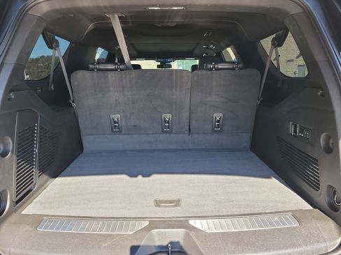 Used 2023 Chevrolet Suburban Z71 w/ Z71 Off-Road Package image 31