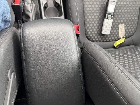 Used 2019 Ford Transit Connect XLT FWD image 9