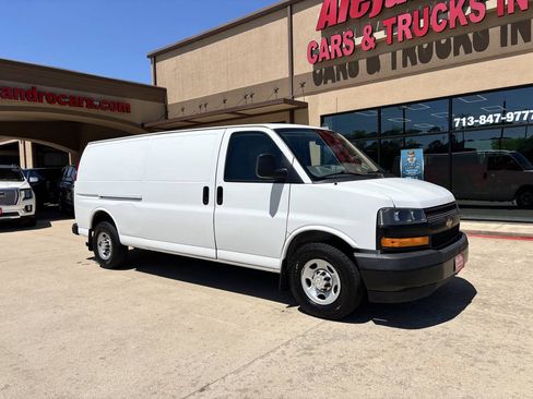 Used 2020 Chevrolet Express 3500 Extended w/ Driver Convenience Package RWD image 1