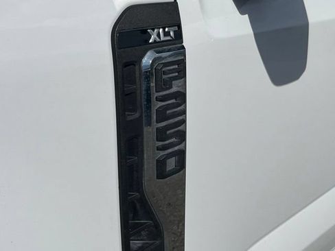 Used 2024 Ford F250 XLT w/ FX4 Off-Road Package AWD/4WD image 12