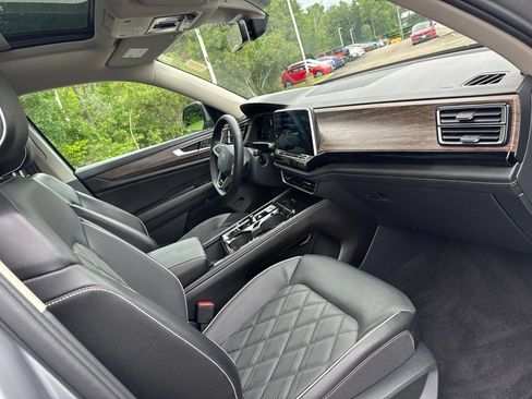 Used 2024 Volkswagen Atlas SEL Premium R-Line AWD/4WD image 27