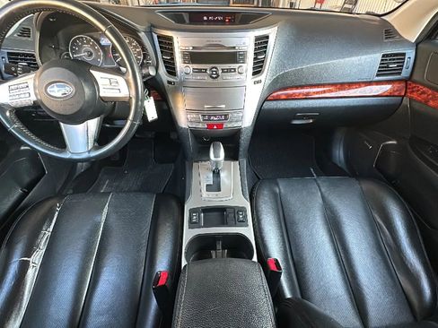 Used 2011 Subaru Outback 2.5i Limited image 20
