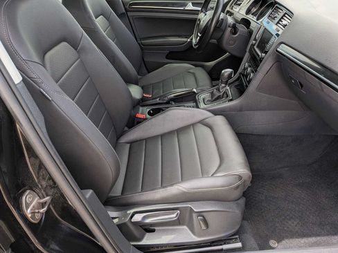 Used 2016 Volkswagen Golf Limited Edition FWD image 21