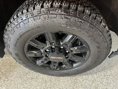 Used 2024 GMC Sierra 2500 AT4 w/ AT4 Premium Plus Package AWD/4WD image 28