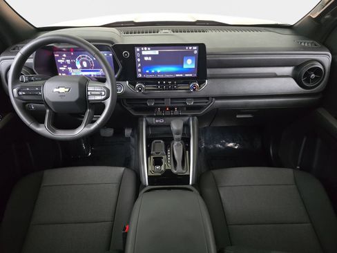 Used 2025 Chevrolet Colorado W/T RWD image 12