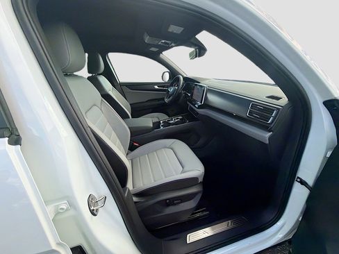 New 2026 Volkswagen Atlas Cross Sport SEL R-Line image 24