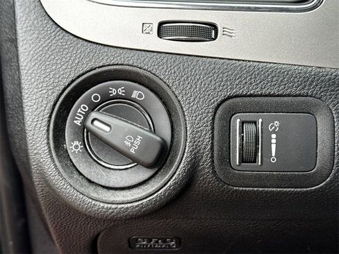 Used 2018 Dodge Journey Crossroad w/ Driver Convenience Group image 25