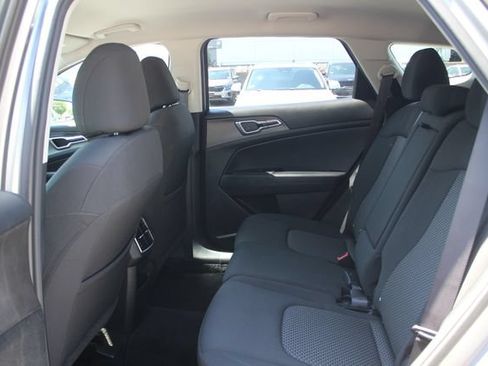 Used 2024 Kia Sportage LX AWD/4WD image 23