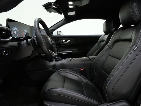 Used 2025 Ford Mustang GT Premium image 12