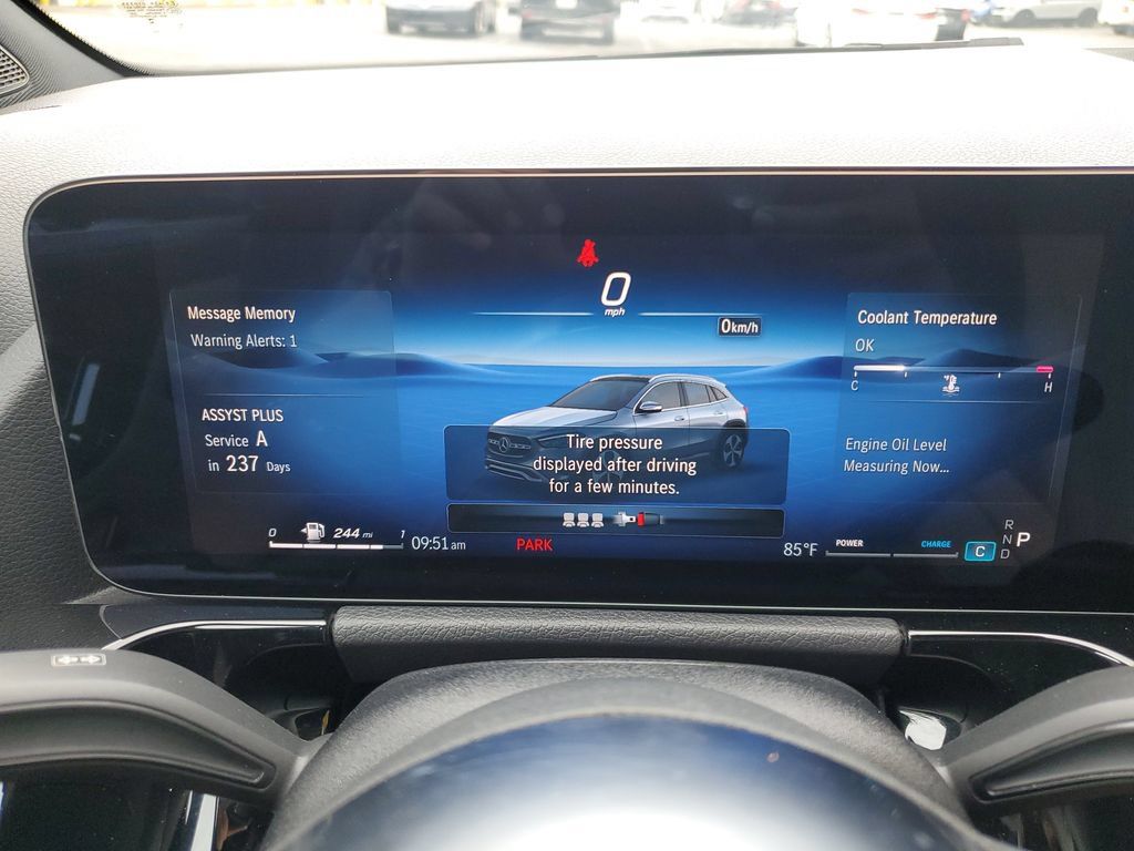 Used 2025 Mercedes-Benz GLA 250 4MATIC image 28