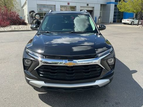 Used 2025 Chevrolet TrailBlazer LT AWD/4WD image 4