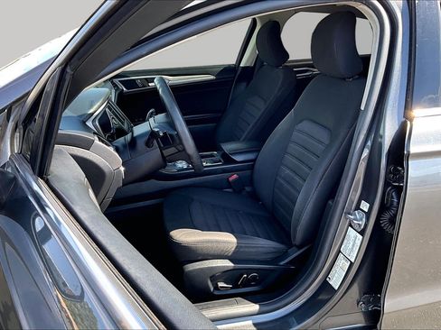 Used 2019 Ford Fusion SE AWD/4WD image 25