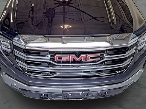 Used 2025 GMC Sierra 1500 SLT w/ SLT Premium Plus Package AWD/4WD image 16