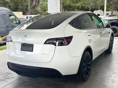Used 2021 Tesla Model Y Long Range image 10
