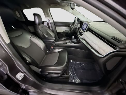 Used 2022 Jeep Compass Latitude image 29