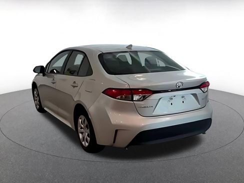 Used 2025 Toyota Corolla LE FWD image 16