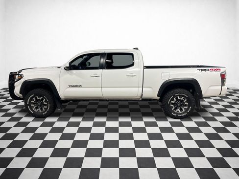 Used 2023 Toyota Tacoma TRD Off-Road w/ TRD Premium Off Road Package AWD/4WD image 5