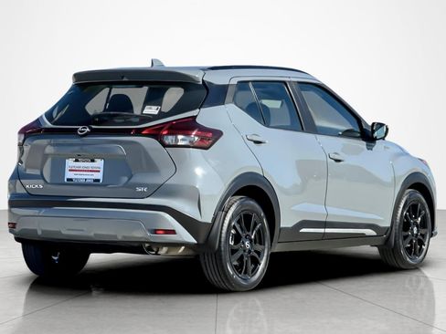 Used 2022 Nissan Kicks SR w/ Interior Electronics Package FWD image 5