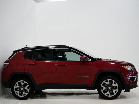 Used 2019 Jeep Compass Limited image 4