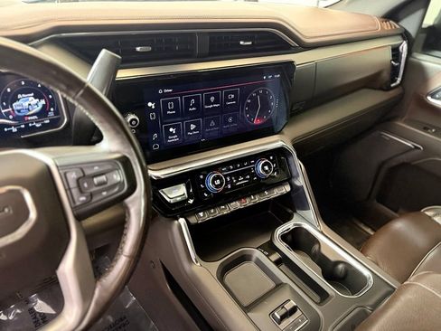Used 2024 GMC Sierra 2500 Denali w/ Denali Reserve Package AWD/4WD image 16