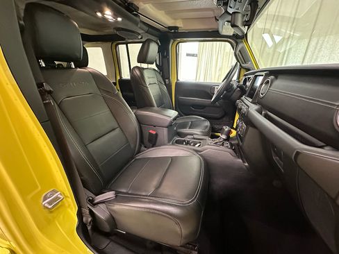 Used 2023 Jeep Wrangler Sahara w/ Cold Weather Group image 18