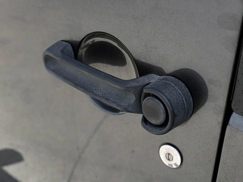 Used 2016 Jeep Wrangler Sport image 28