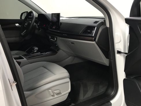 Used 2023 Audi Q5 2.0T Premium w/ Convenience Package AWD/4WD image 17