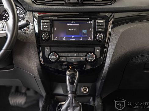 Used 2021 Nissan Rogue Sport SV image 38