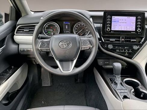 Used 2024 Toyota Camry LE image 8