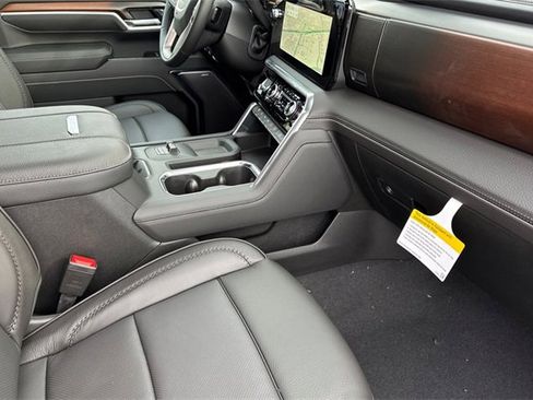 New 2026 GMC Sierra 2500 Denali w/ Denali Reserve Package image 17