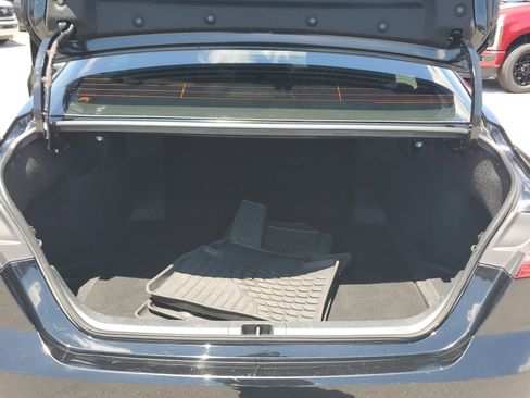 Used 2025 Toyota Camry SE FWD image 11