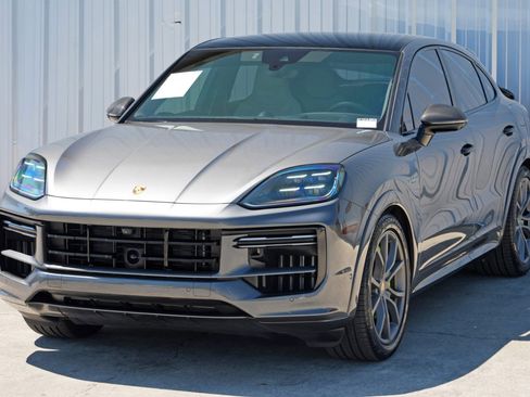 Used 2024 Porsche Cayenne Turbo image 52