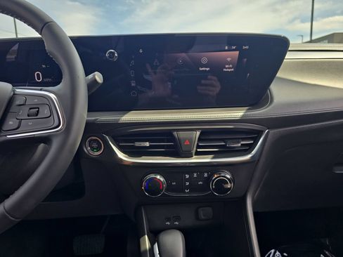 Used 2024 Buick Encore GX Preferred FWD image 20