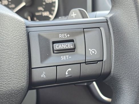 Used 2025 Nissan Rogue S image 9